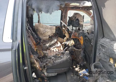 2015 GMC Yukon Xl 1500 Denali z USA, uszkodzony, nr VIN 1GKS2JKJ6FR182648